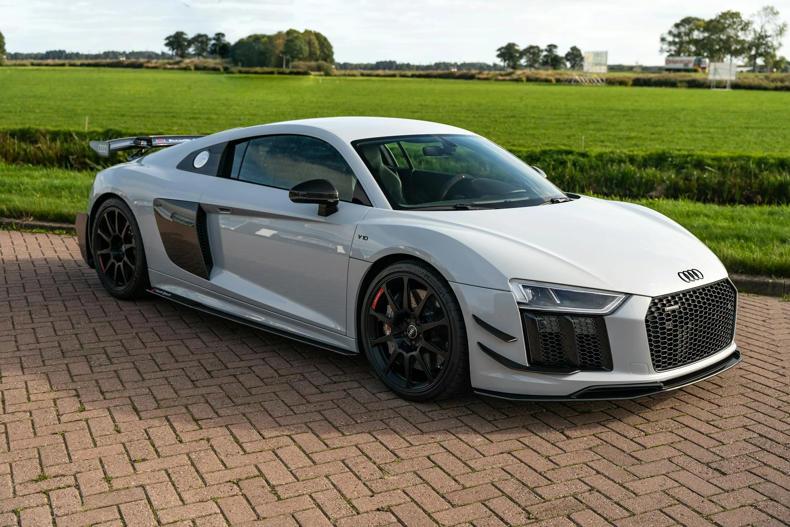 Audi R8 V10 Plus